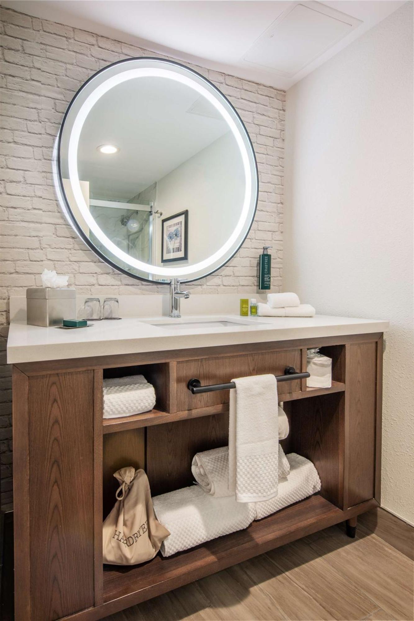 מלון Rossmoor Doubletree By Hilton Monroe Township Cranbury מראה חיצוני תמונה